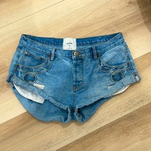 one teaspoons size 33 new with no tags